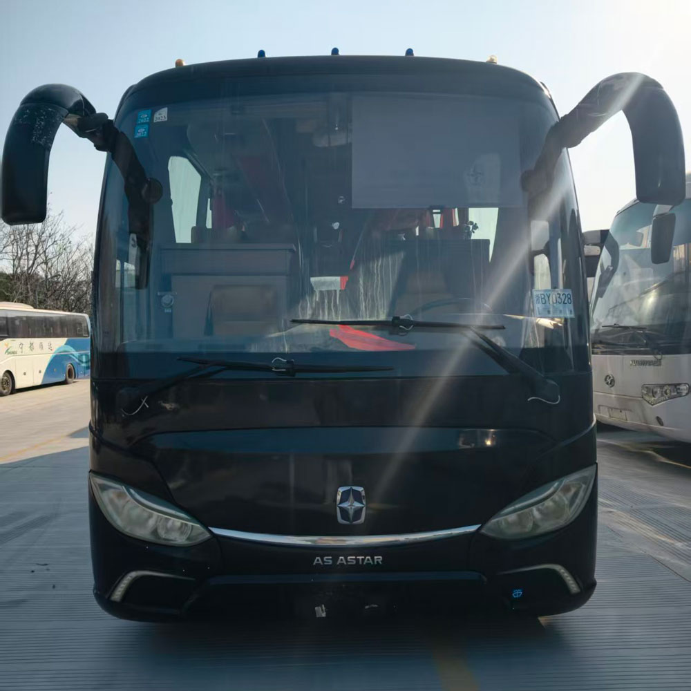 Yaxing 53 Seats Diesel Used Bus