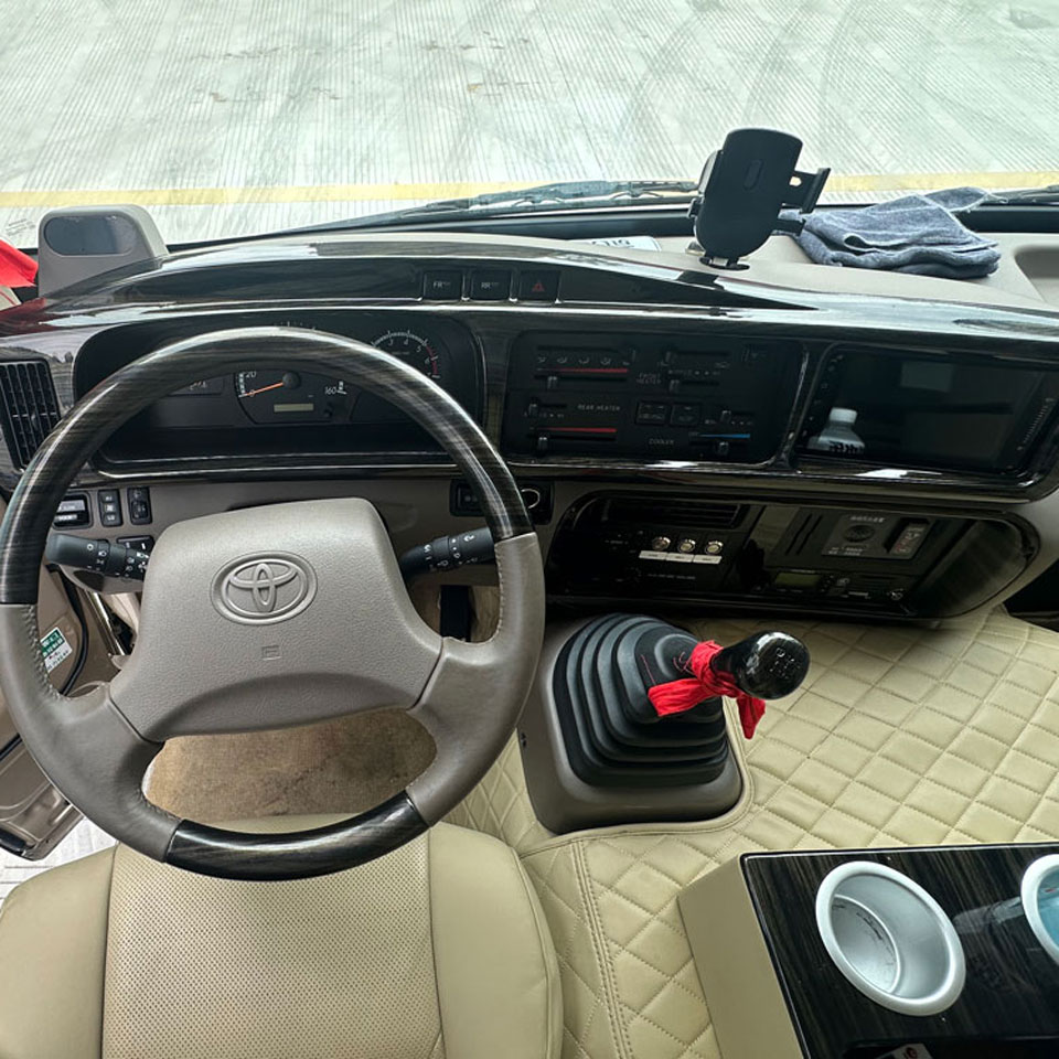 7 Seats Used Gasoline Luxury Coaster